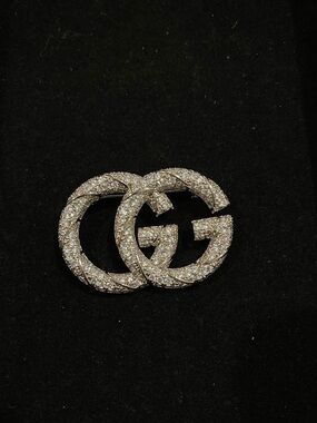 Fashion Jewelry Stamped Double G Crystal Brooch - Silver